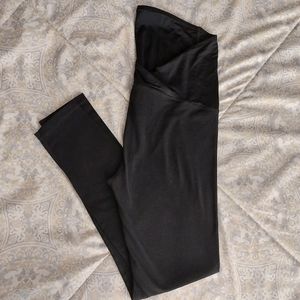Ingrid & Isabel Maternity leggings,  High-waisted, Black
